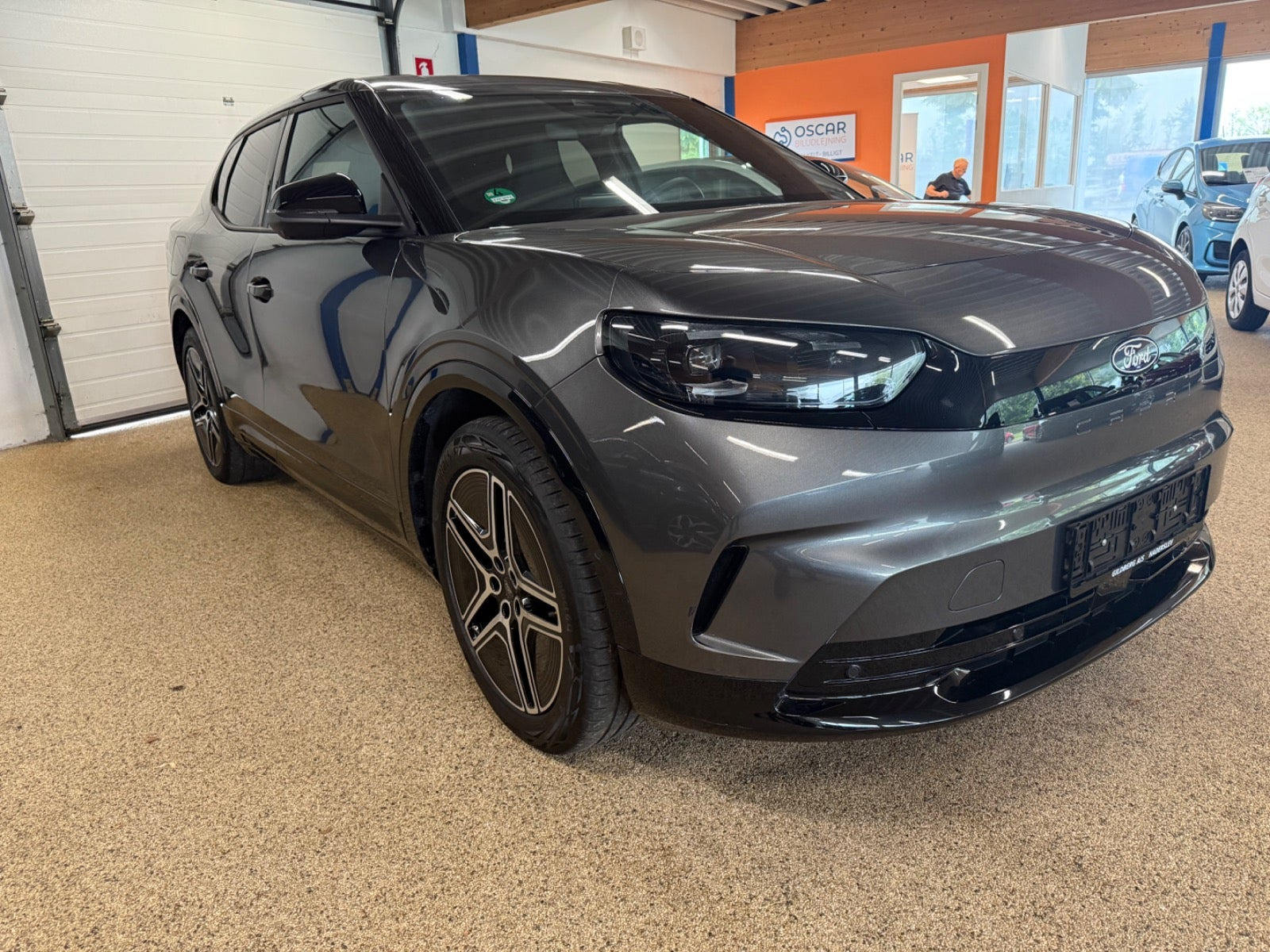 Grå Ford Capri fra 2024