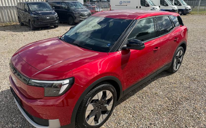 Ford Explorer 77 Premium Extended Range