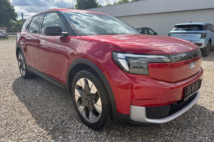 Rød Ford Explorer fra 2025