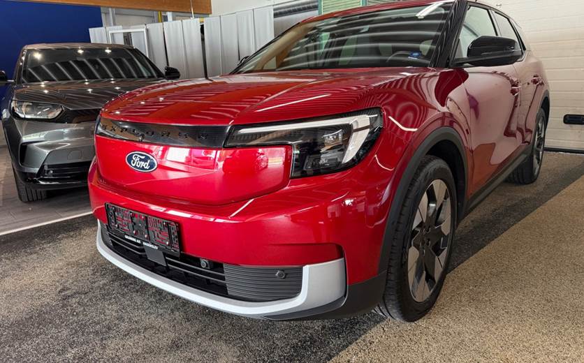 Ford Explorer 77 Premium Extended Range