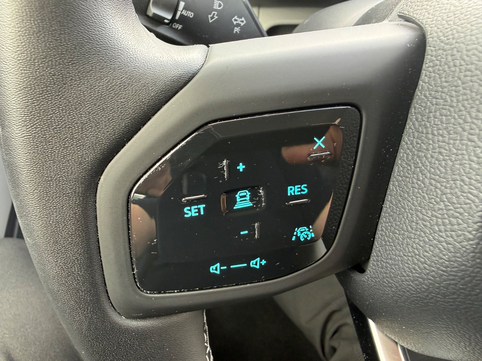 Rød Ford Explorer fra 2025