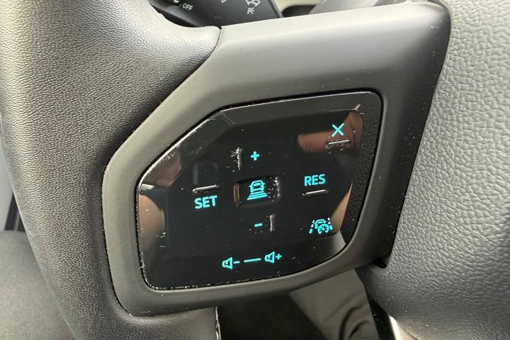 Rød Ford Explorer fra 2025
