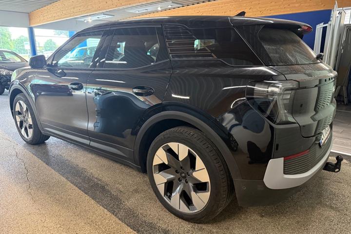 Sort Ford Explorer fra 2025