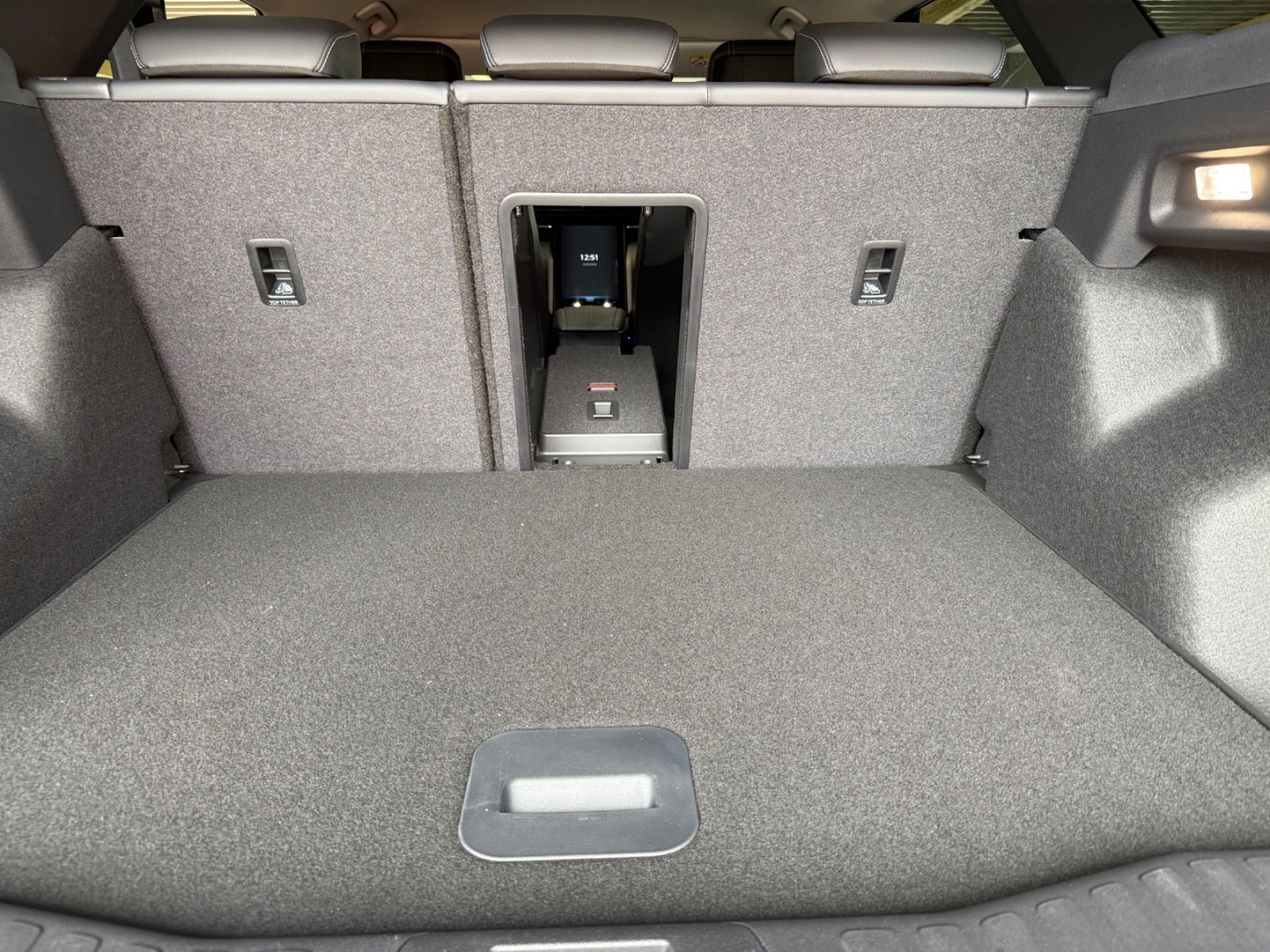 Sort Ford Explorer fra 2025
