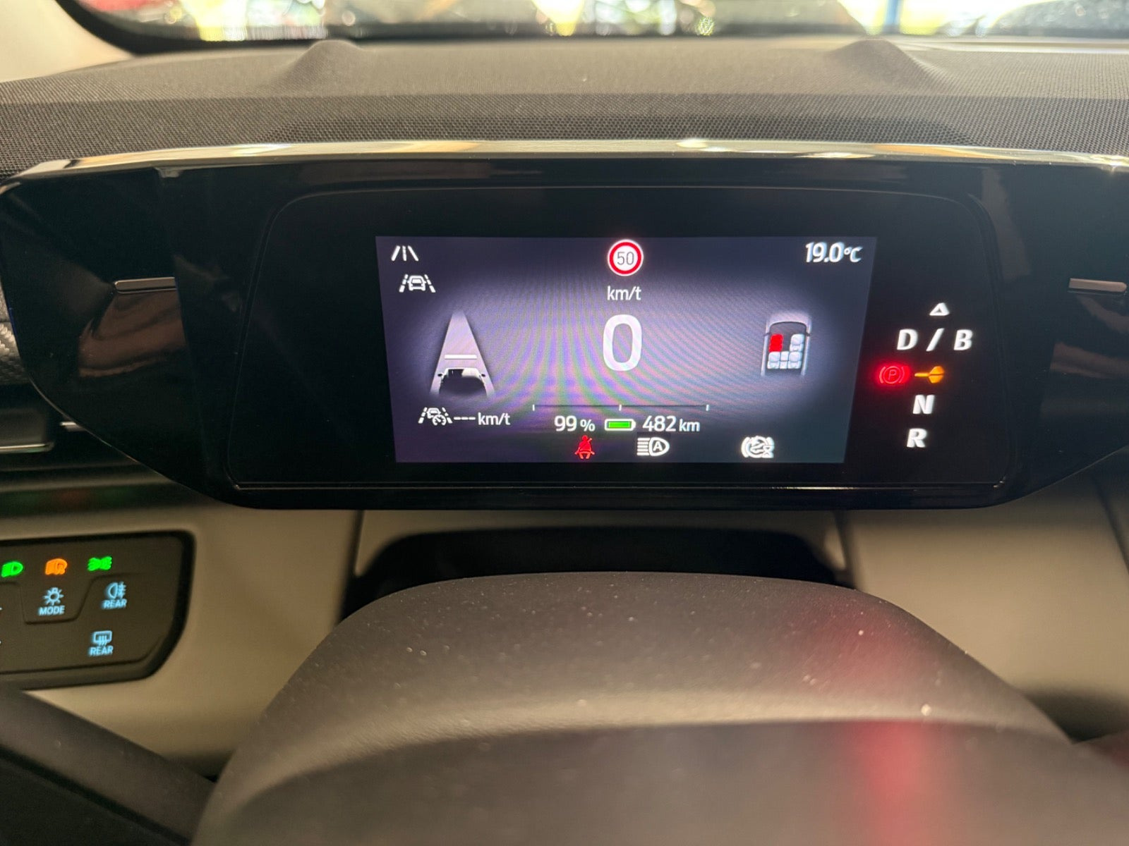 Sort Ford Explorer fra 2025