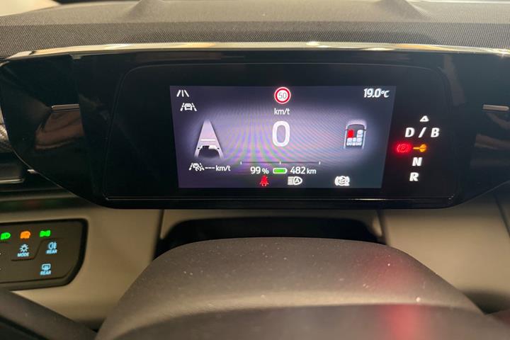 Sort Ford Explorer fra 2025