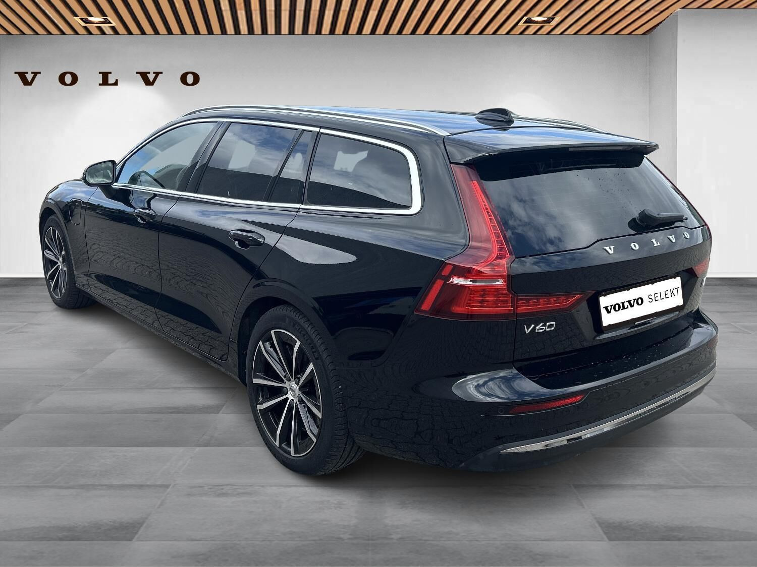 Sort Volvo V60 fra 2022