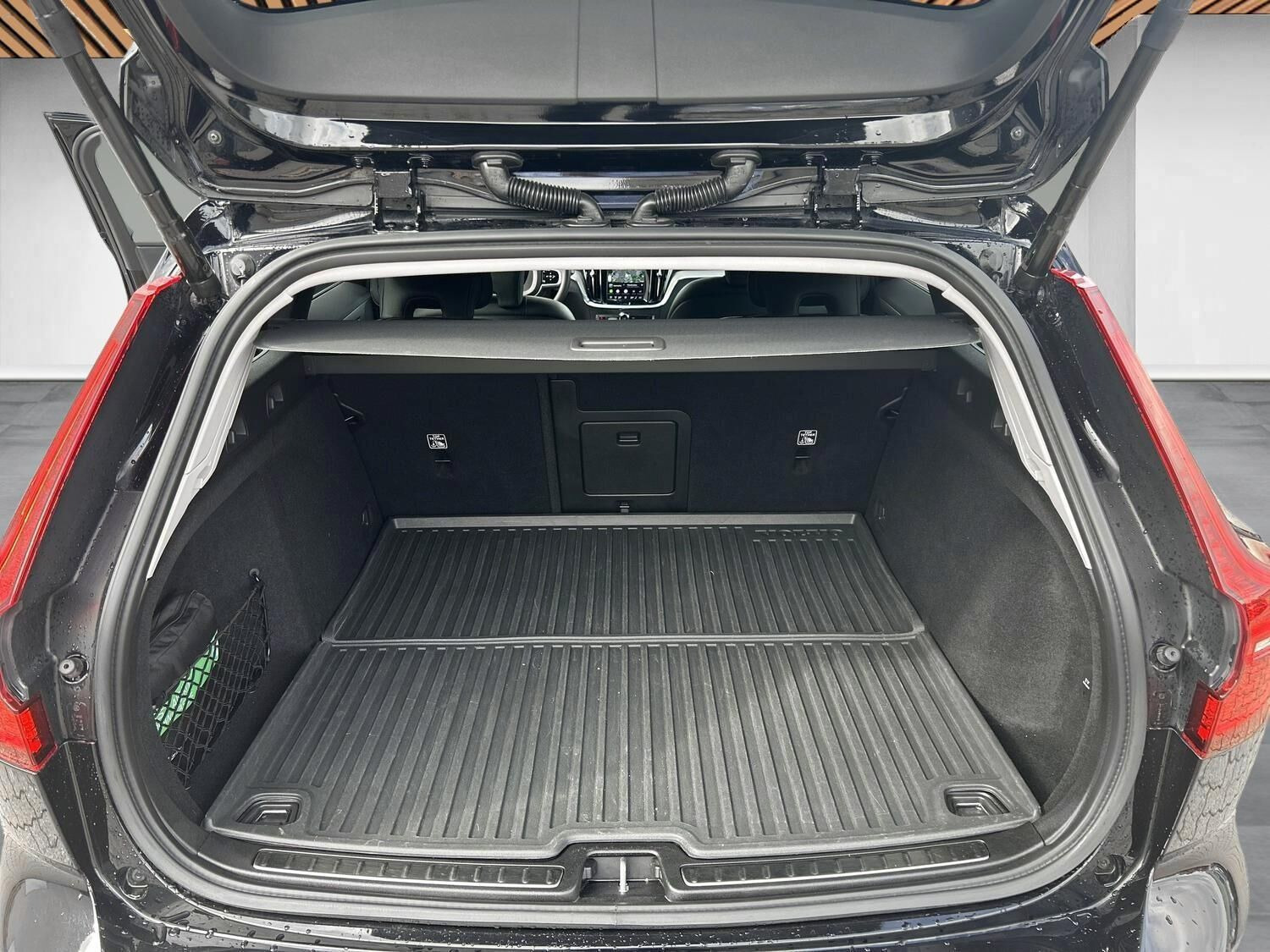 Sort Volvo V60 fra 2022