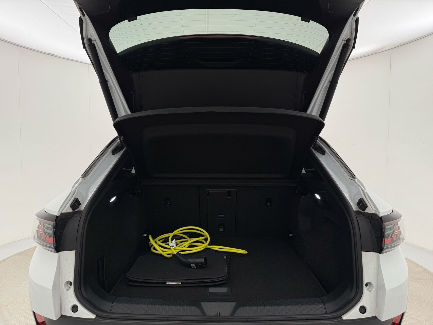 Hvid VW ID.4 fra 2023