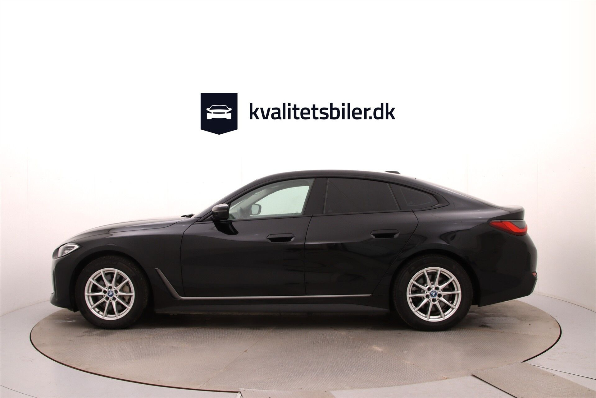 Sort BMW i4 fra 2023