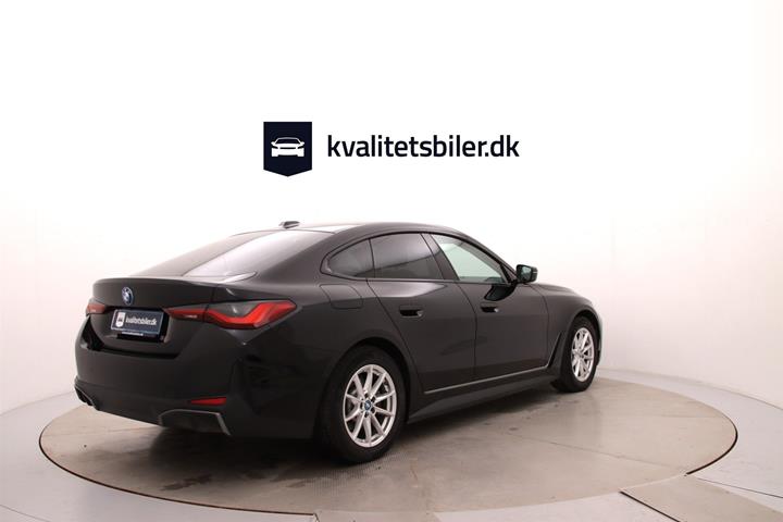 Sort BMW i4 fra 2023