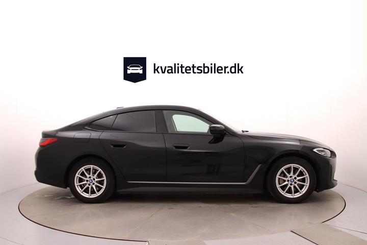 Sort BMW i4 fra 2023