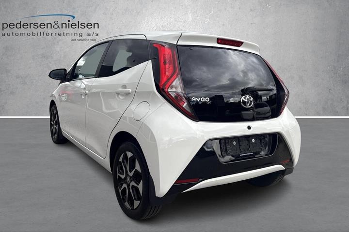 Hvid Toyota Aygo fra 2020