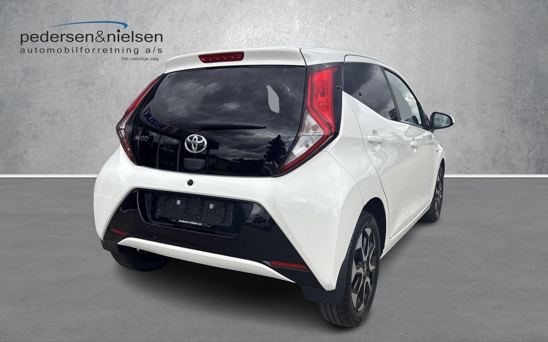 Hvid Toyota Aygo fra 2020