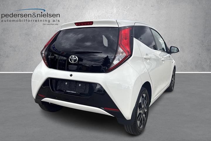 Hvid Toyota Aygo fra 2020