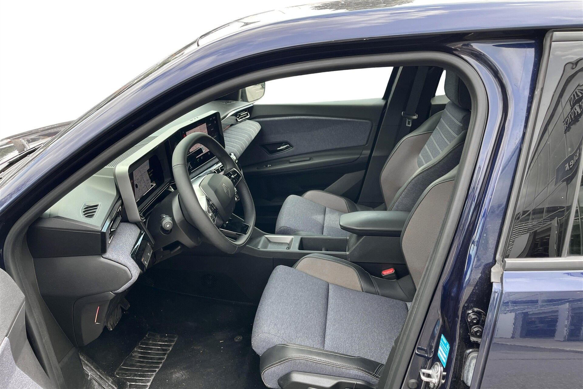 Blå Renault R5 fra 2025