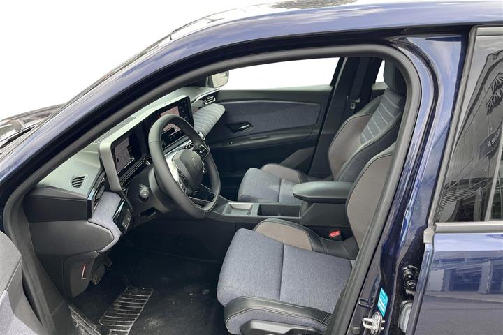 Blå Renault R5 fra 2025