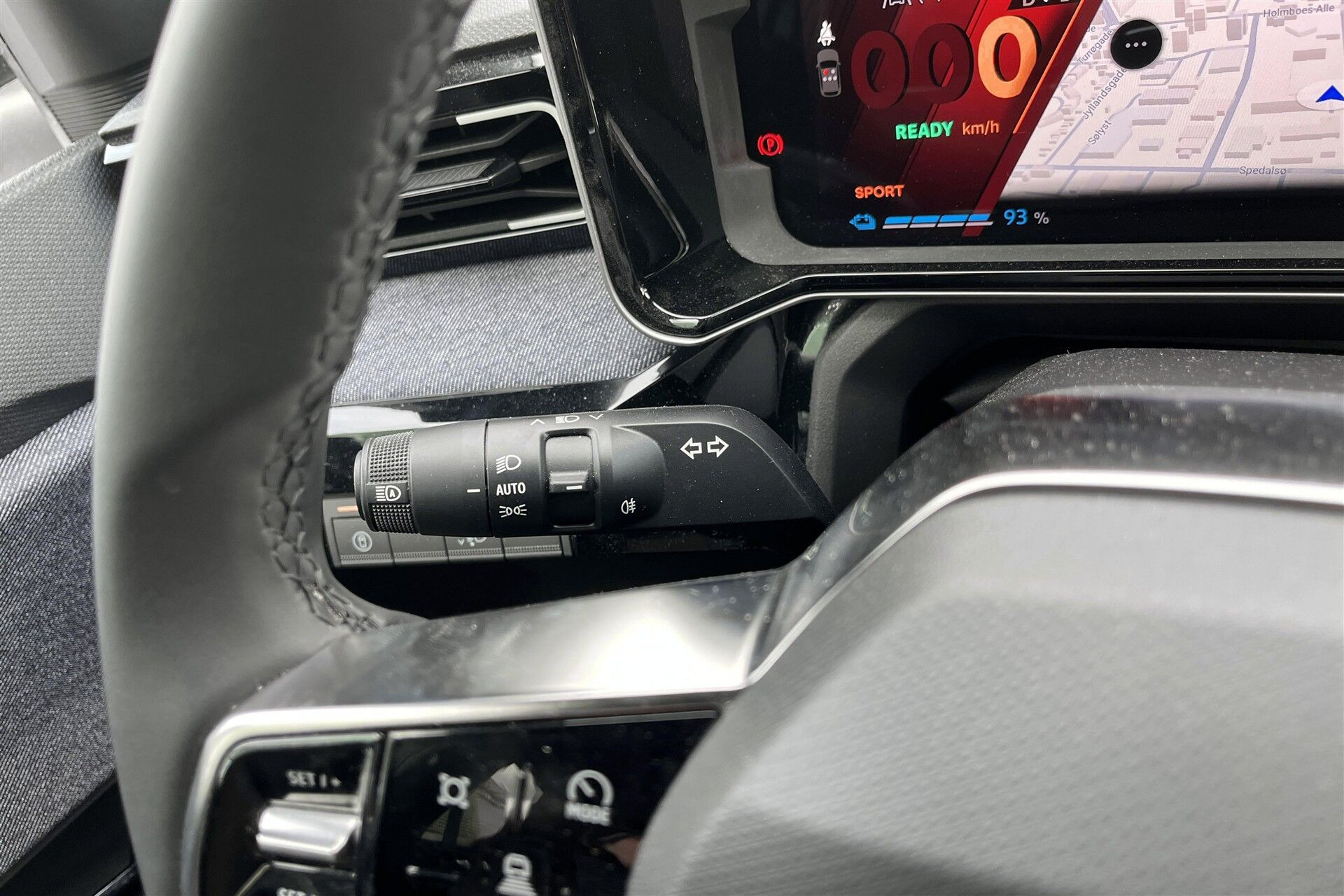 Blå Renault R5 fra 2025