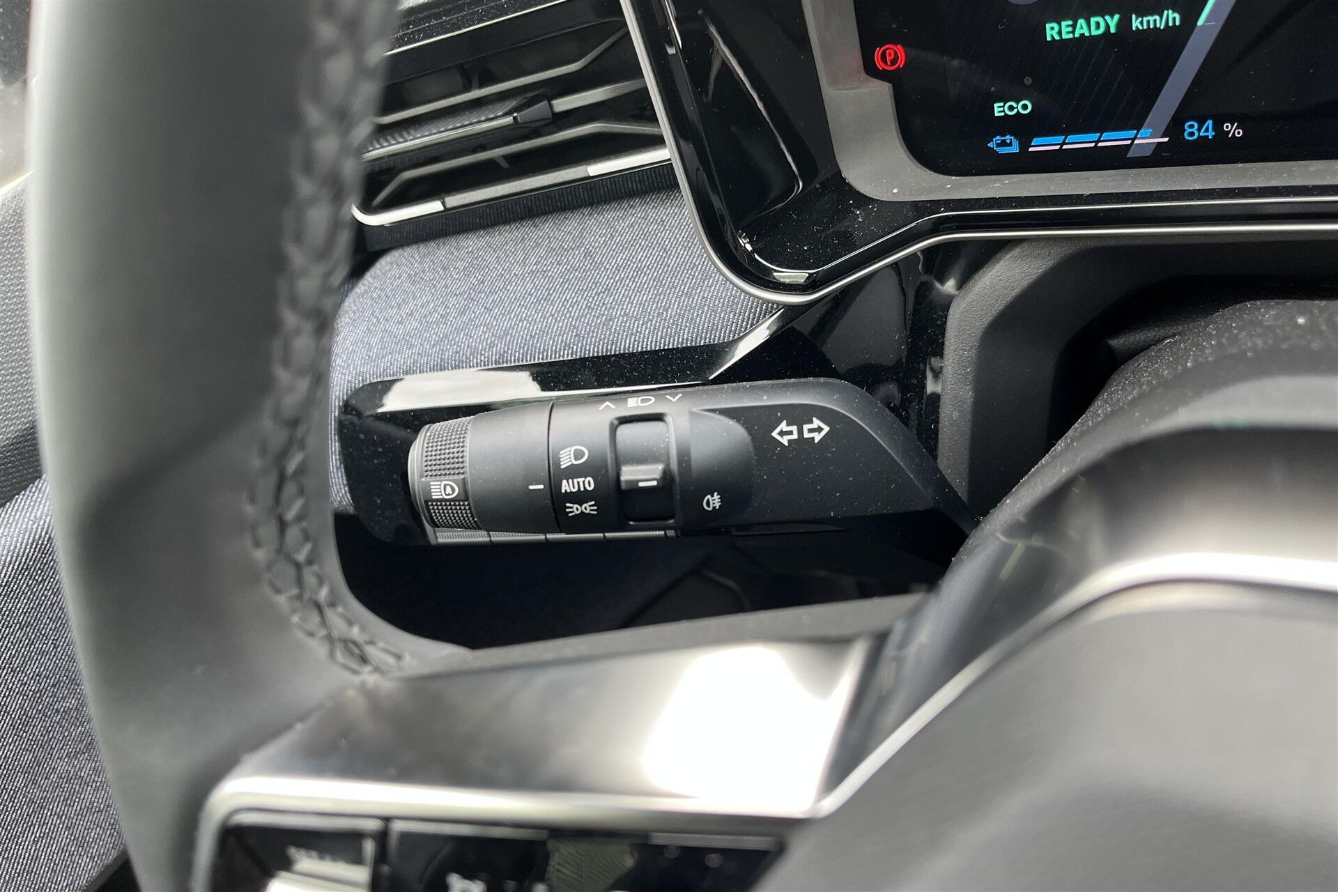 Hvid Renault R5 fra 2025
