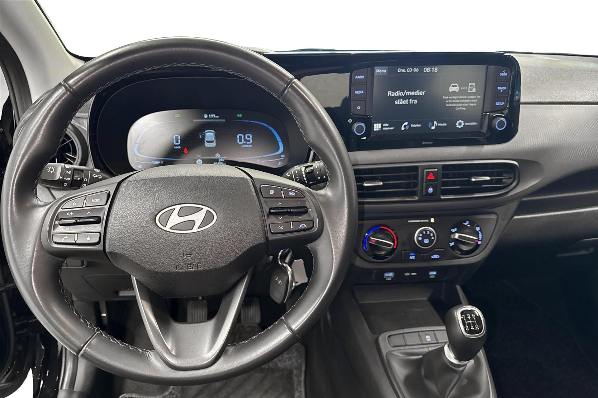 Grå Hyundai i10 fra 2024