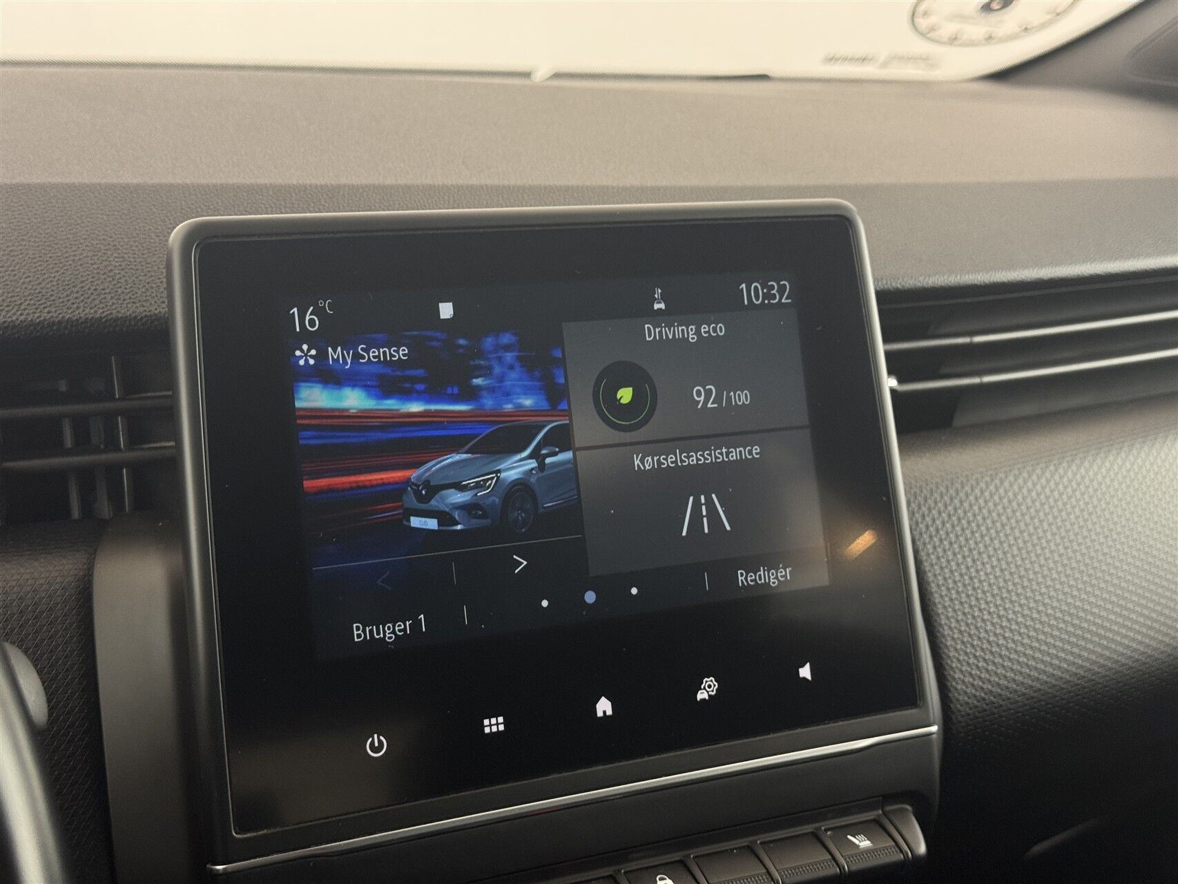 Rød Renault Clio fra 2022