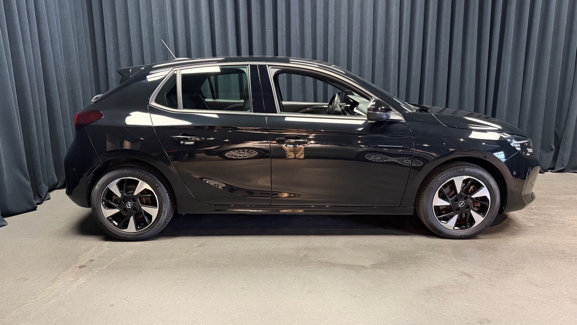 Sort Opel Corsa-e fra 2023