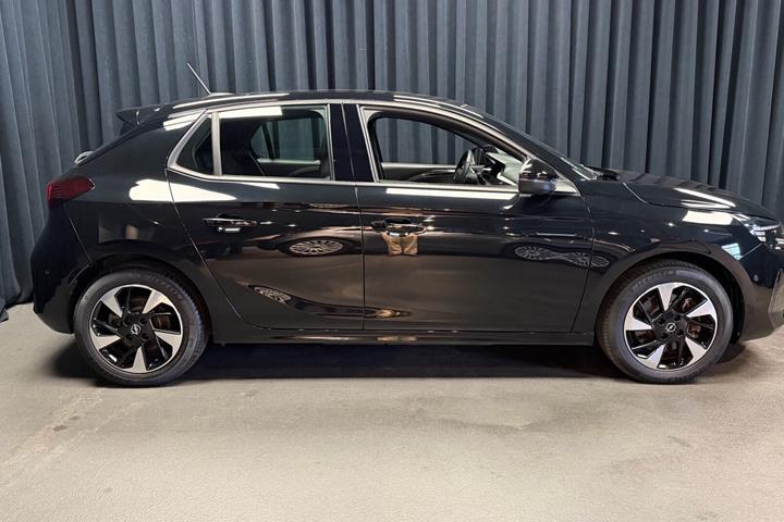 Sort Opel Corsa-e fra 2023