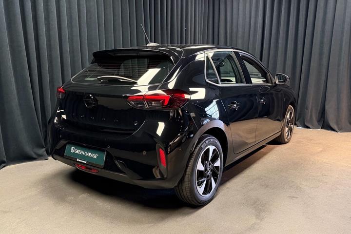 Sort Opel Corsa-e fra 2023