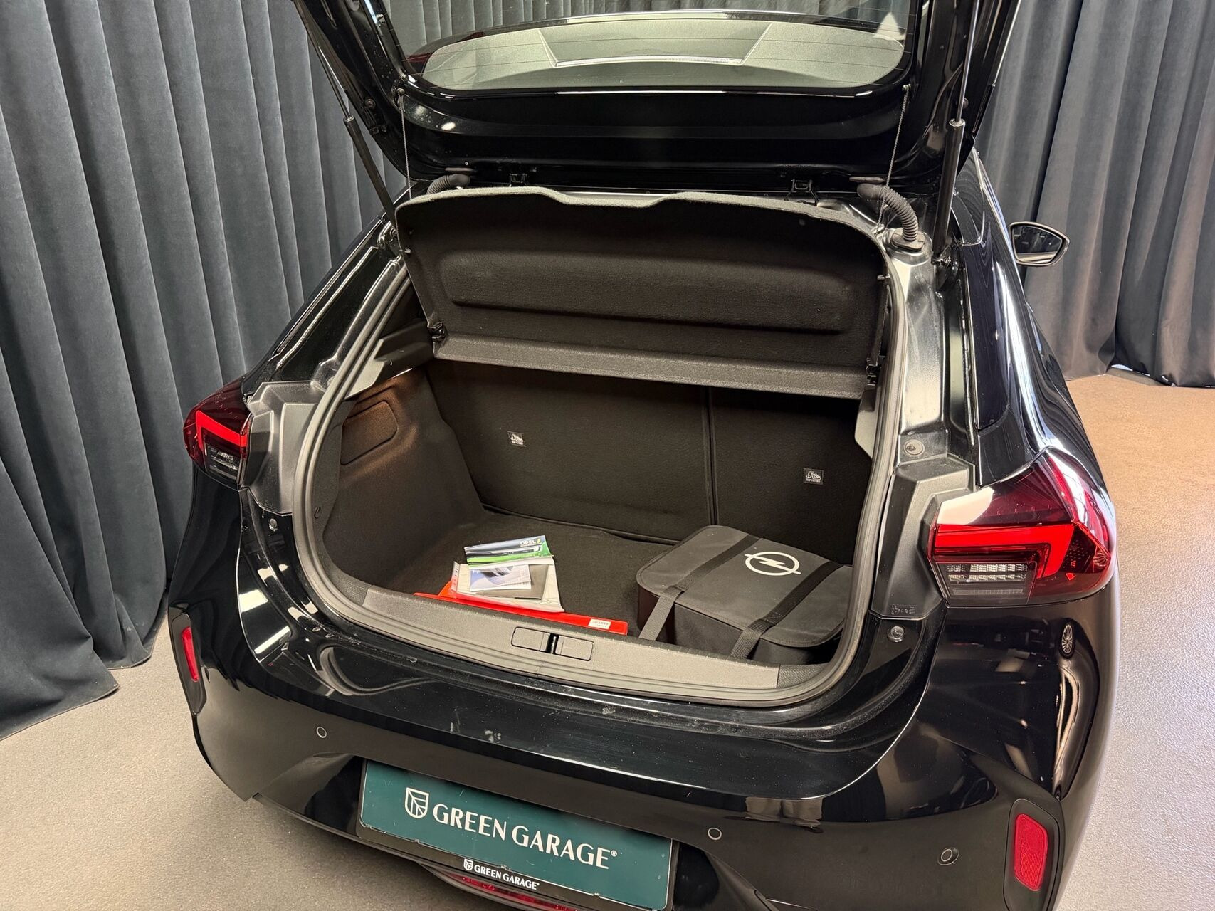 Sort Opel Corsa-e fra 2023
