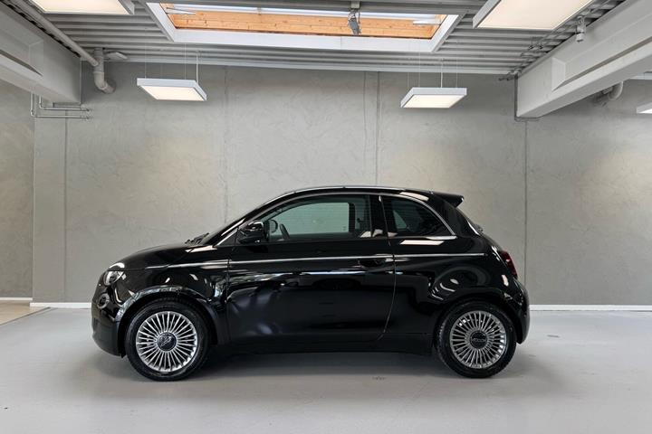 Sort Fiat 500e fra 2023