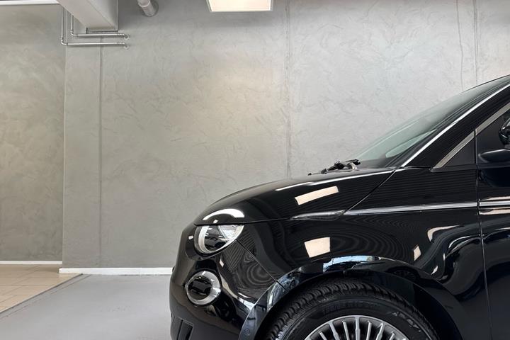 Sort Fiat 500e fra 2023