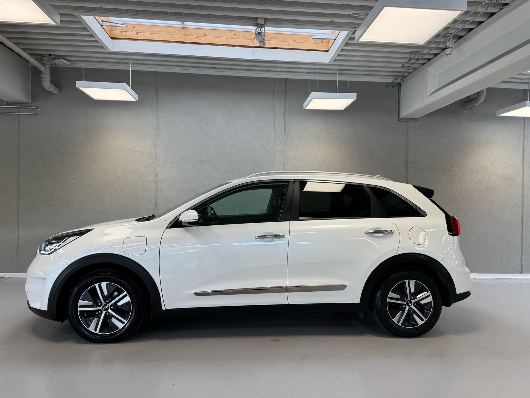 Hvid Kia Niro fra 2018