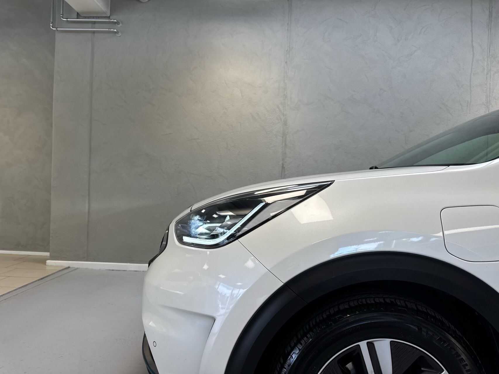 Hvid Kia Niro fra 2018
