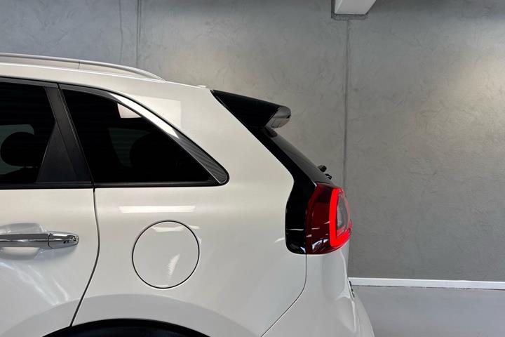 Hvid Kia Niro fra 2018
