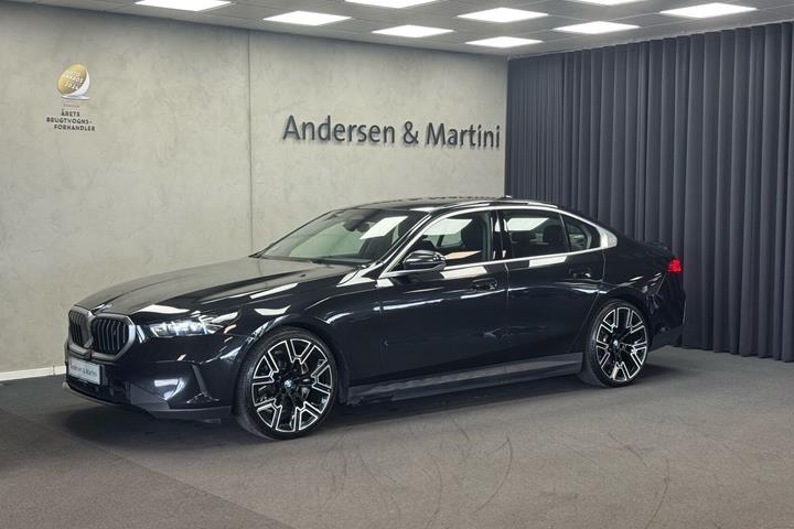 Sort BMW i5 fra 2024