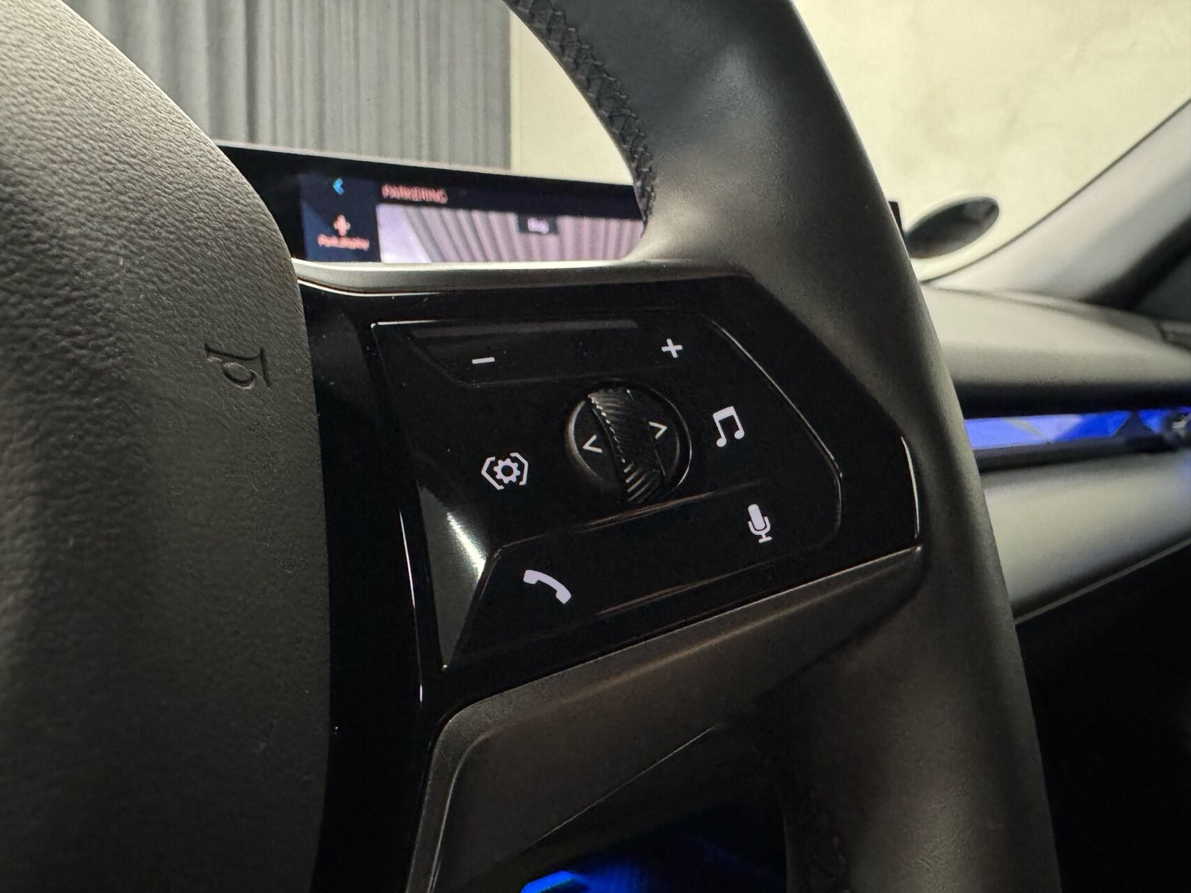 Sort BMW i5 fra 2024