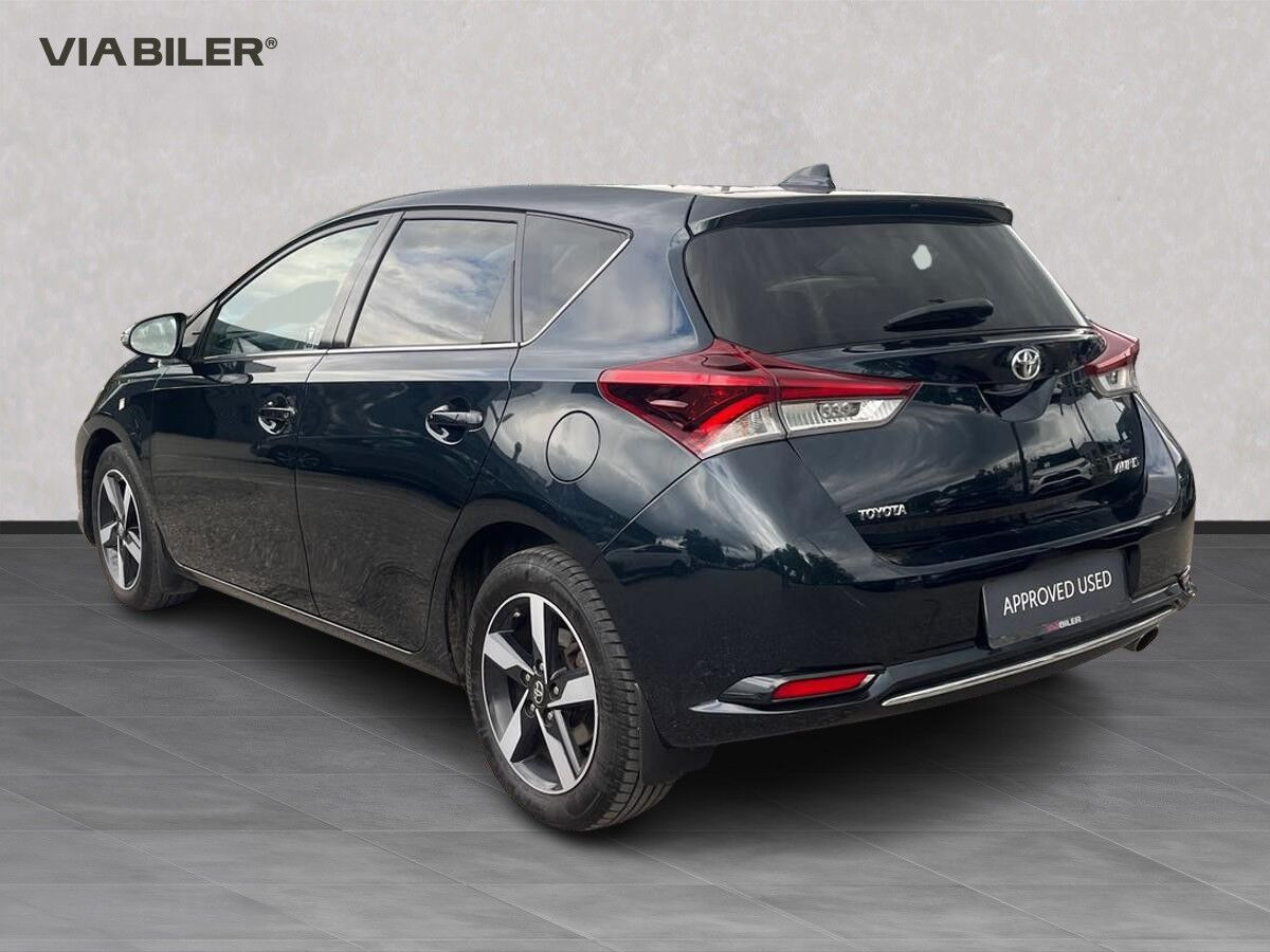 undefined Toyota Auris fra 2016