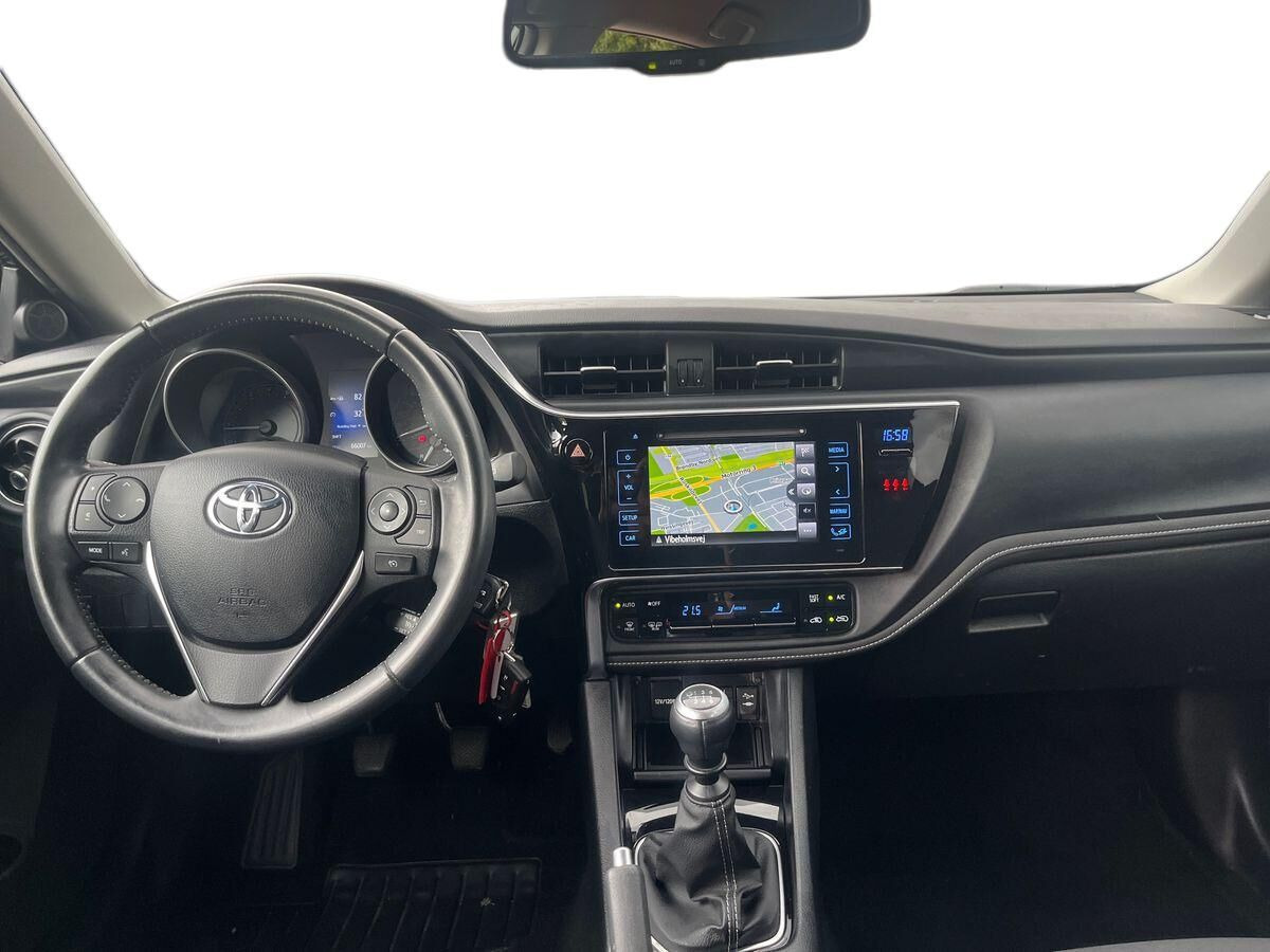undefined Toyota Auris fra 2016