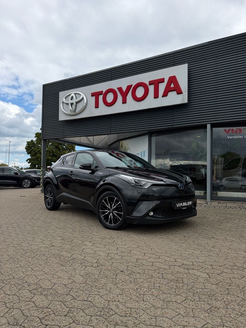 Toyota C-HR 1,8 Hybrid Premium Selected Multidrive S 122HK 5d Aut.