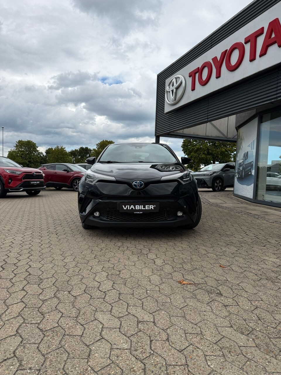 Sort Toyota C-HR fra 2018