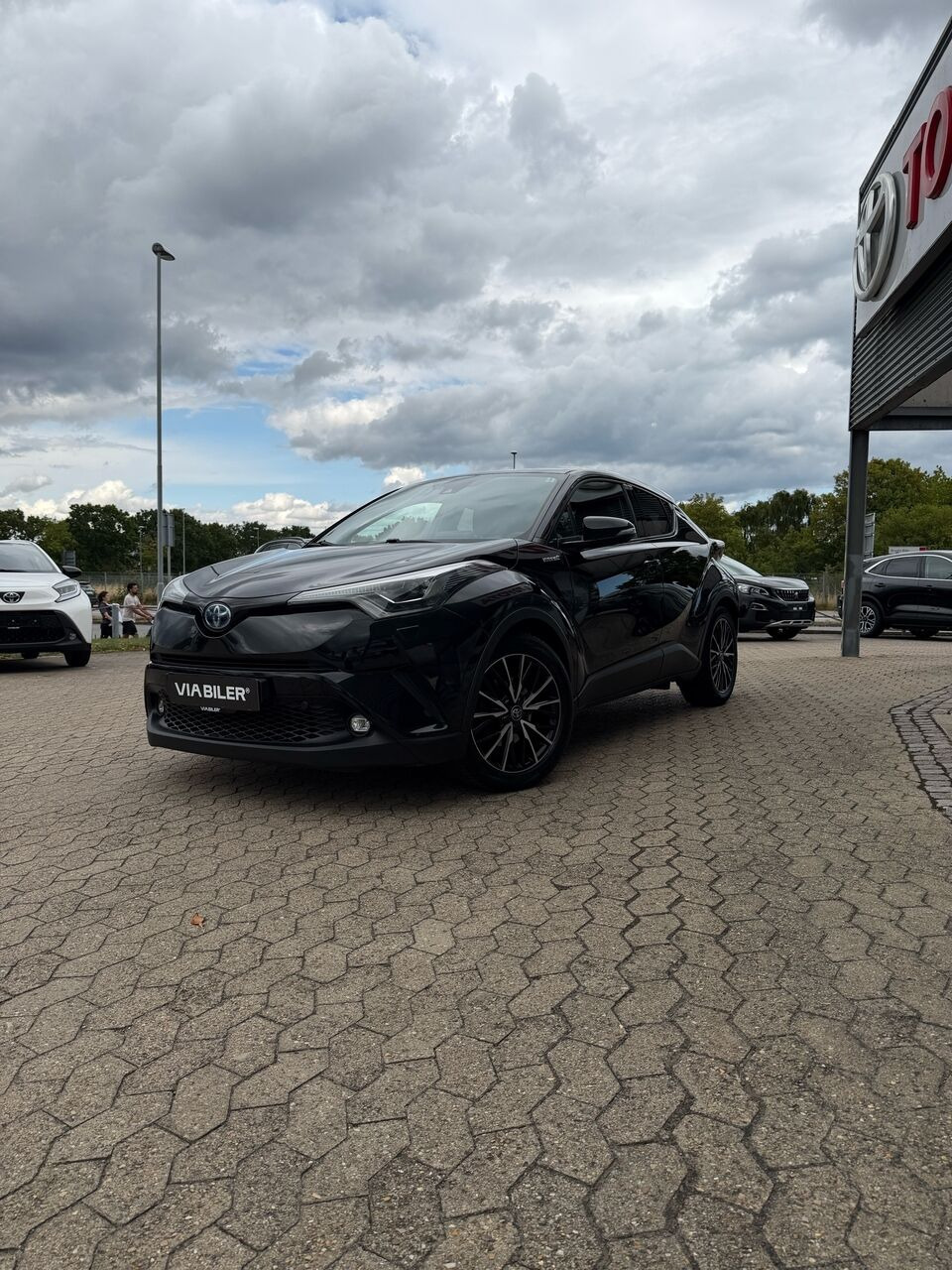 Sort Toyota C-HR fra 2018