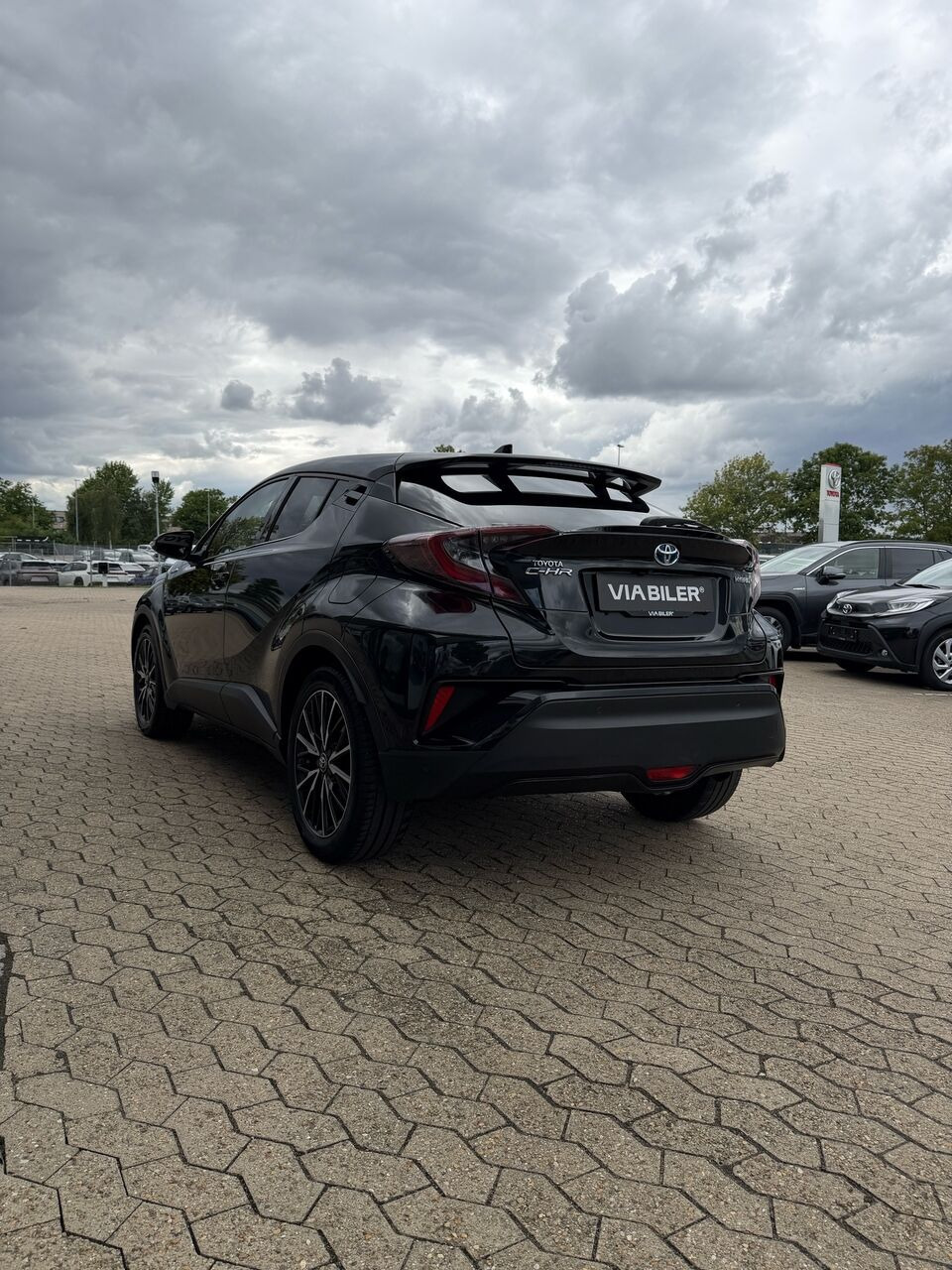 Sort Toyota C-HR fra 2018