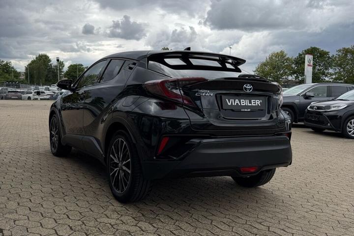 Sort Toyota C-HR fra 2018