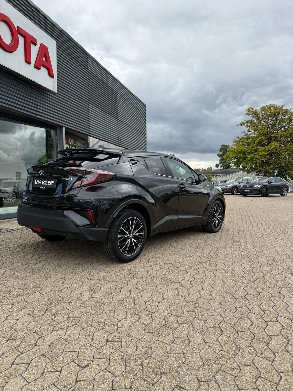 Sort Toyota C-HR fra 2018