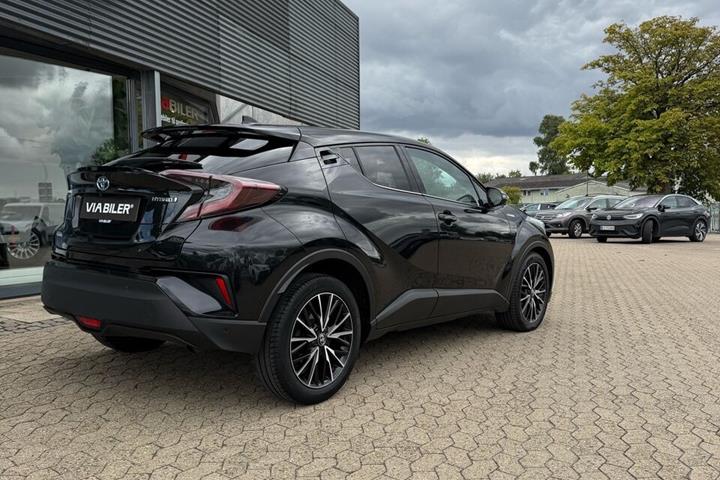 Sort Toyota C-HR fra 2018