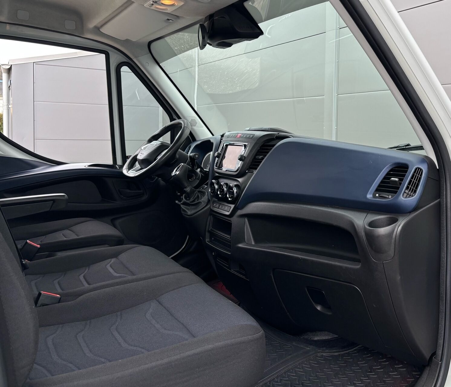 Hvid Iveco Daily fra 2020