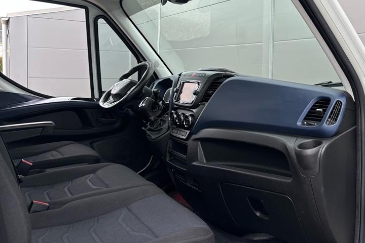 Hvid Iveco Daily fra 2020
