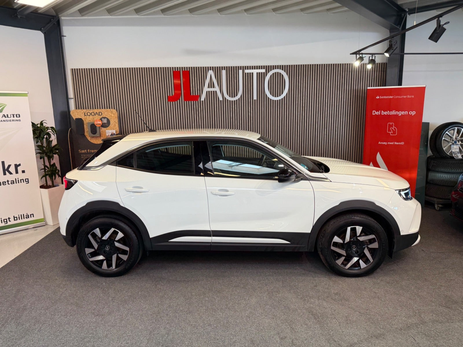 Hvid Opel Mokka-e fra 2024