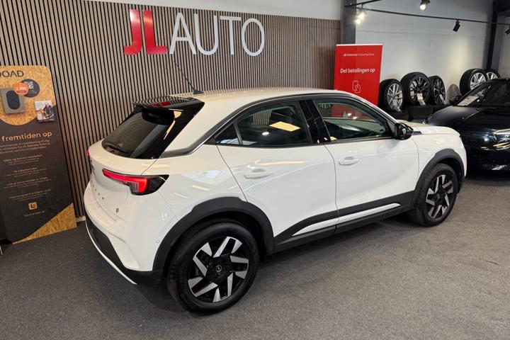 Hvid Opel Mokka-e fra 2024