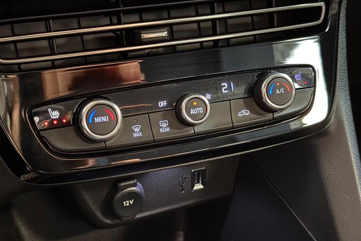 Hvid Opel Mokka-e fra 2024